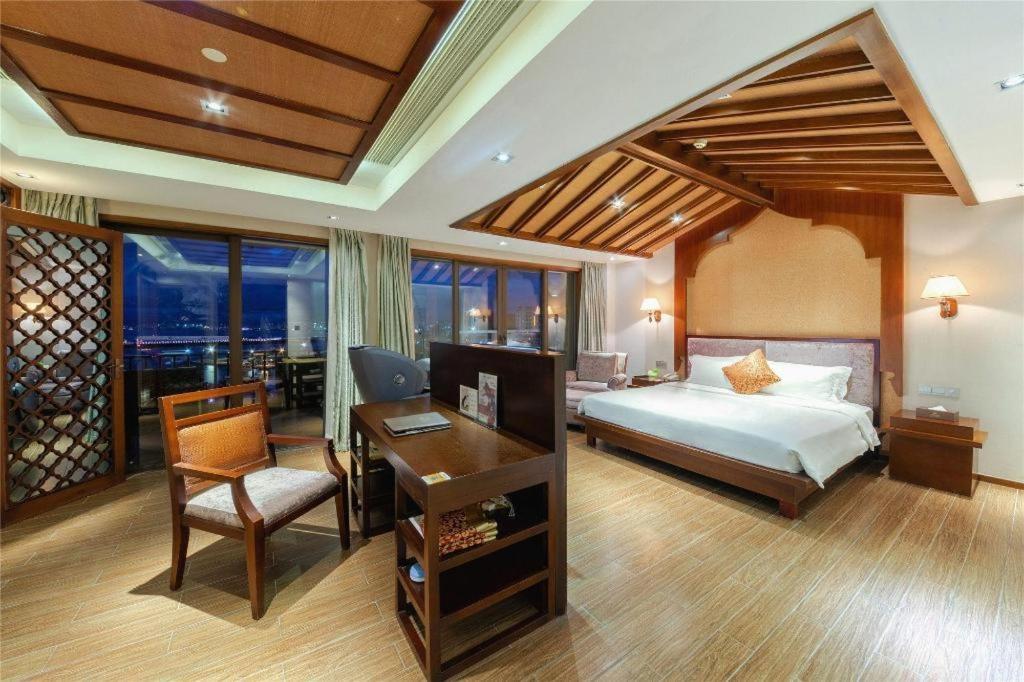 Grand Metro Park Bay Hotel Sanya Buitenkant foto