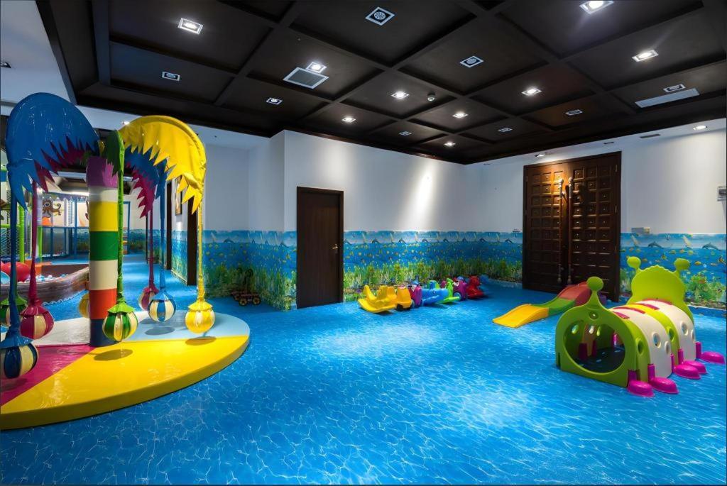 Grand Metro Park Bay Hotel Sanya Buitenkant foto